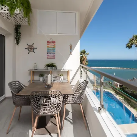 Stunning Beachfront With Sea Views * ベナルマデナ
