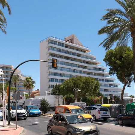 アパート Stunning Beachfront With Sea Views ベナルマデナ
