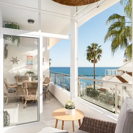 アパート Stunning Beachfront With Sea Views *